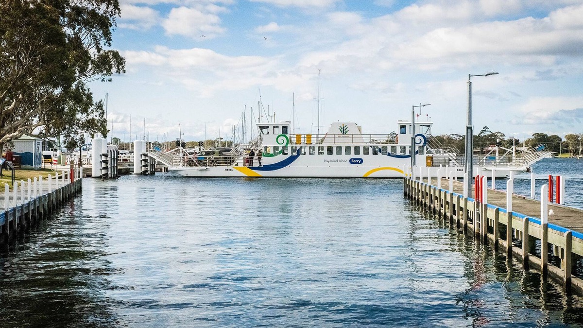 Raymond Island Cottage | Swan Cove Beachfront Cottage