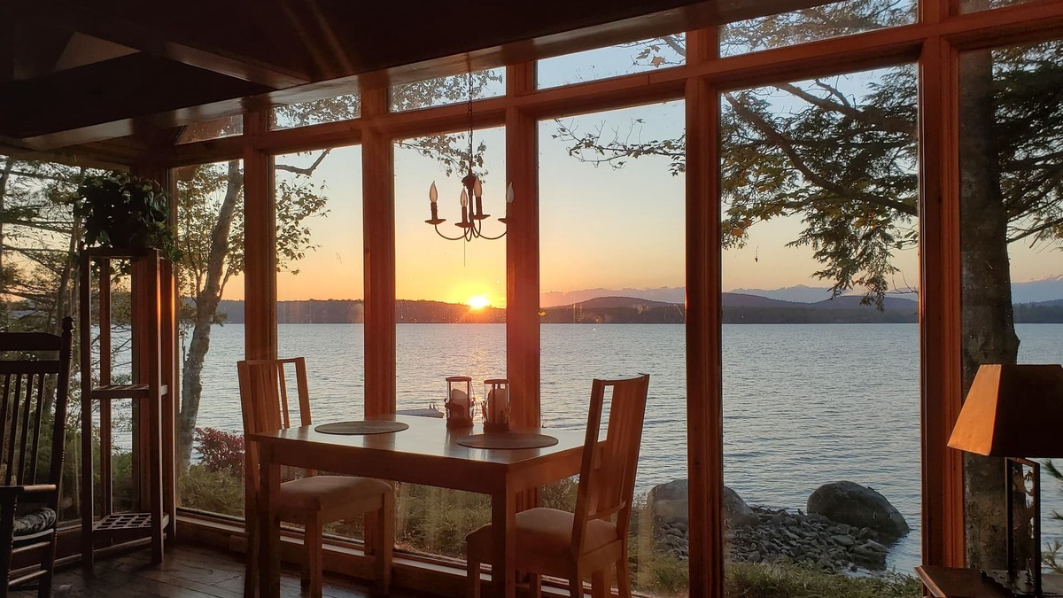 Searsport House | Swan Lake Lakehouse with Bunkhouse and Private Sand Beach