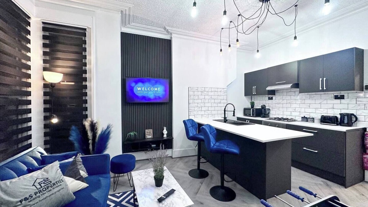 Southend-on-Sea Apartment | Swanky Seaside Sanctuary w/foozeball - Southend