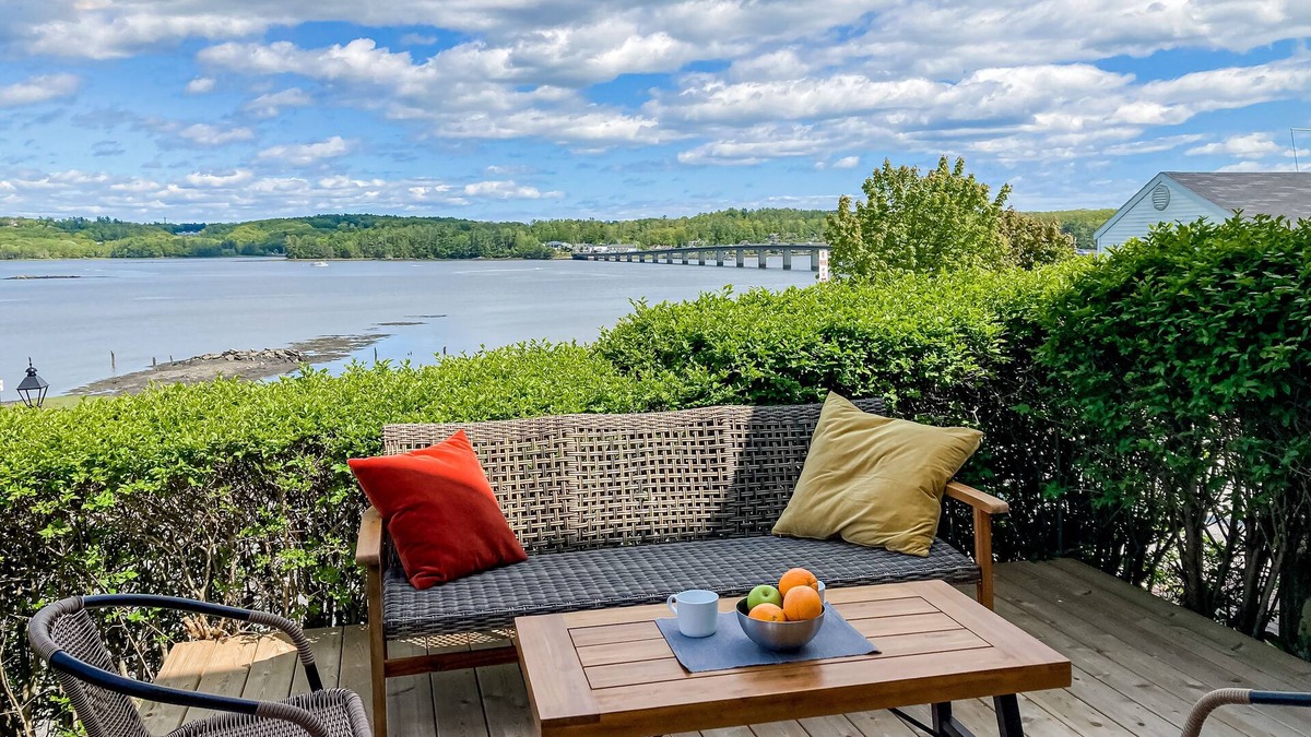 Wiscasset House | Sweeping Sheepscot River views in newly renovated 200 year old Wiscasset home