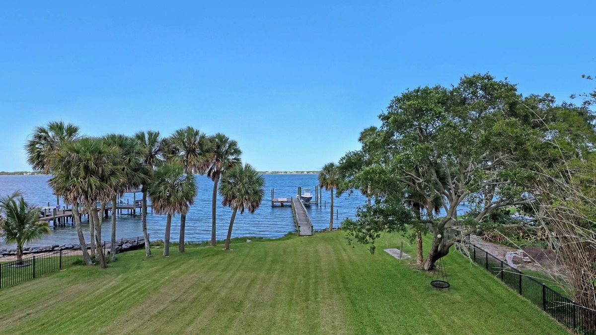 Tropic House | Sweeping Views, Direct Riverfront, Dock, Heated Pool, 8bed/5.5bath Sleeps 18