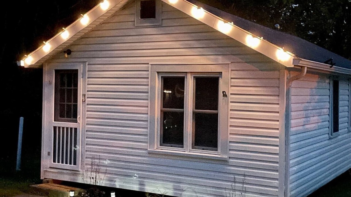 Geneva-on-the-Lake Cottage | Sweet and Cozy two bedroom Lake Erie Cottage -PET FRIENDLY!