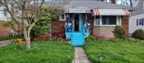 Hamilton House | Sweet home away