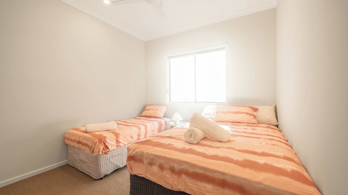 Griffin House | Sweet Home in Griffin, brand new & Spacious, 10 min to North Lake Westfield