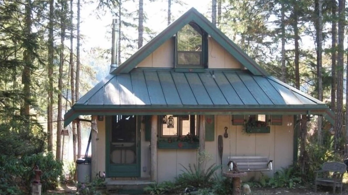 Shelton Cabin | Sweet Huckleberry Cottage on Old Hatchery Lake