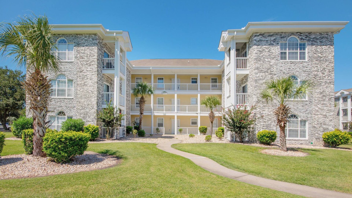 Central Myrtle Beach Condo | Sweet Magnolia - 2BR Condo w/Pool + Near Beach