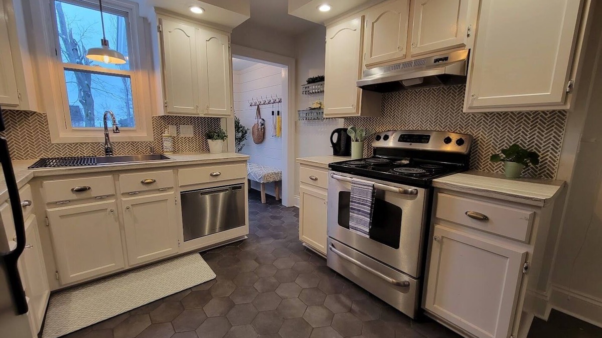 Parkdale House | Sweet Semi in the City!- Conveniently located to everything around Charlottetown