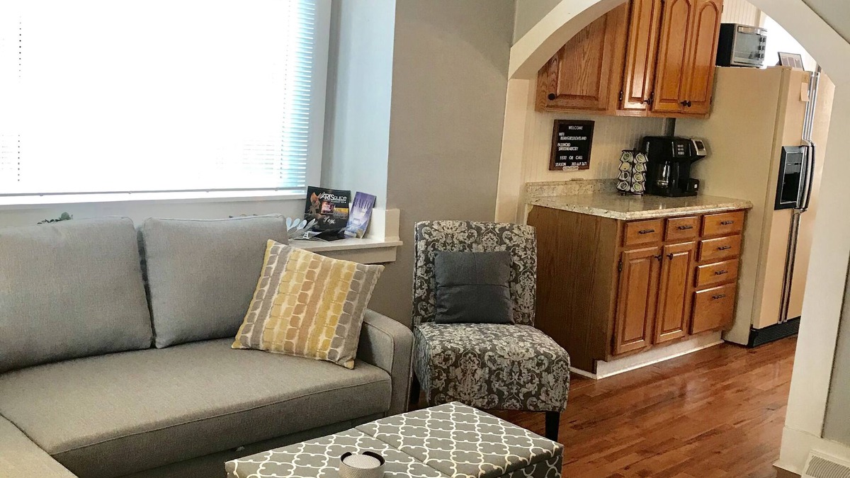 Loveland House | Sweetheart City Guest House - Loveland Colorado (entire home + fenced backyard)