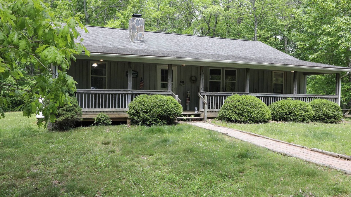 Burks Fork Cabin | Sweetwater Cabin - secluded and peaceful, by Buffalo Mountain Getaway