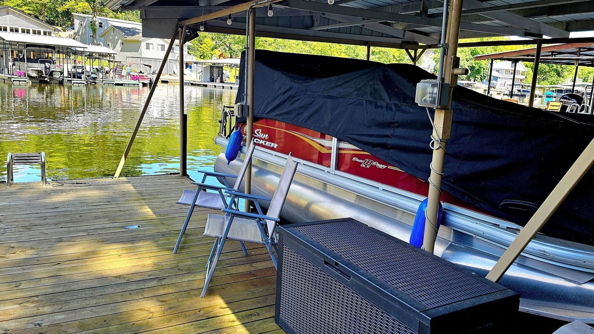 Rocky Mount House | Swim and Fish in the Lake, Relax in the House! You Can Have It All.