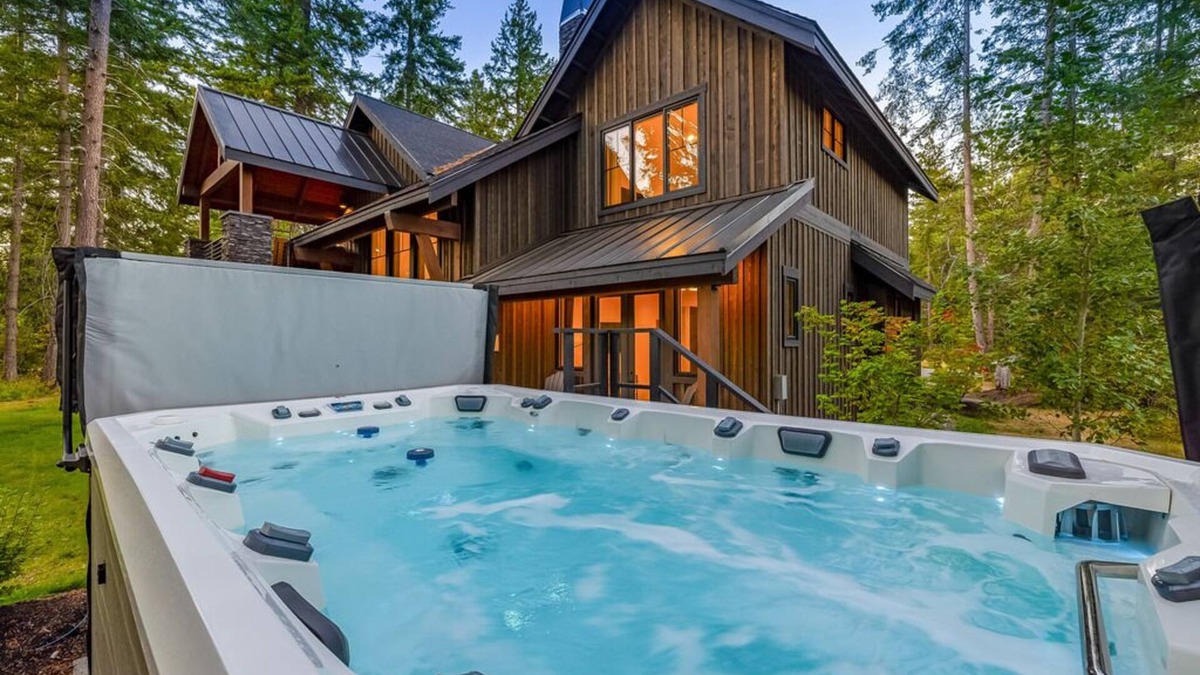 Roslyn House | Swim Spa Walk to Nelson Farm 5 Min to Lake+Seasonal FREE Night