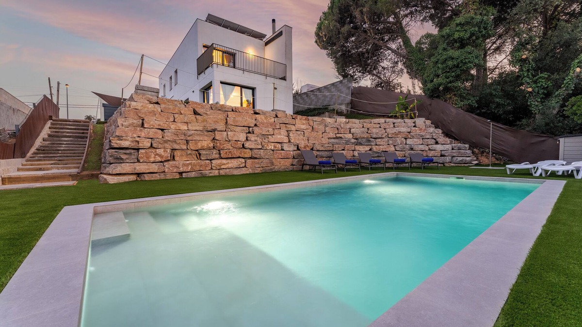 Agora Parc Ski Chalet | Swimming pool & BBQ | between Costa Brava & mountains
