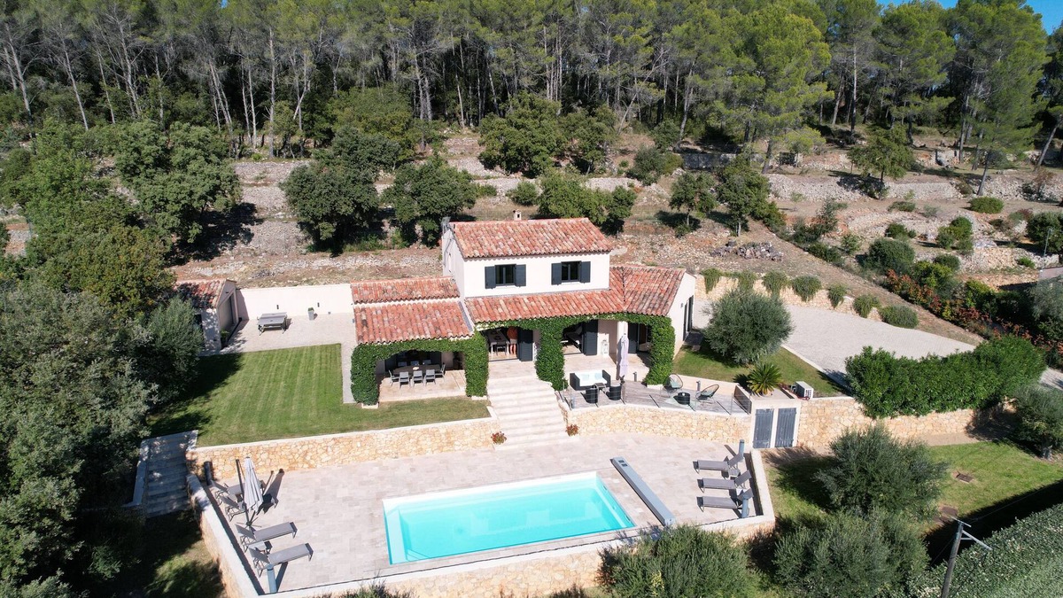 Entrecasteaux Villa | Swimming pool heated between 28° and 30° all season long