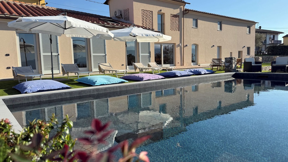 Sarzana Villa | Swimming pool,Sauna,Jacuzzi,Barbecue,A/C,Billiards,WiFi,5minutes from the sea and downtown