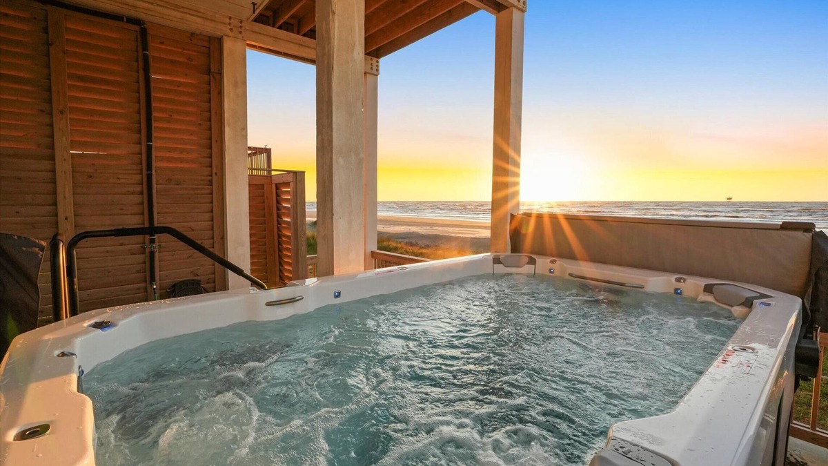 Crystal Beach House | Swimspa | Beachfront | Sleeps 12
