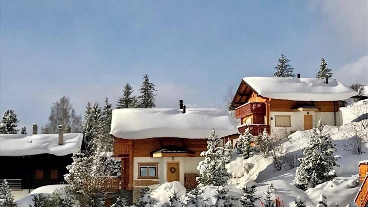 Anzere Ski Chalet | Swiss chalet at 1500m in Anzere ski resort (www.anzere.ch), sleeps 8