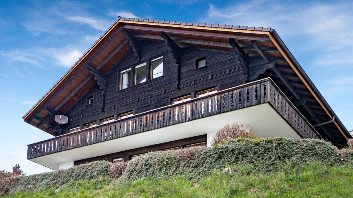 Aeschlen ob Gunten Apartment | SwissHut Stunning Views Alps & Lake - Chalet Antara