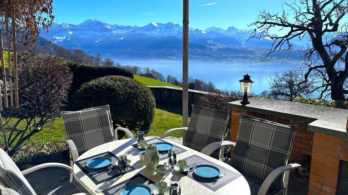 Sigriswil Apartment | SwissHut Stunning Views Alps & Lake - Chalet Chrützwäg