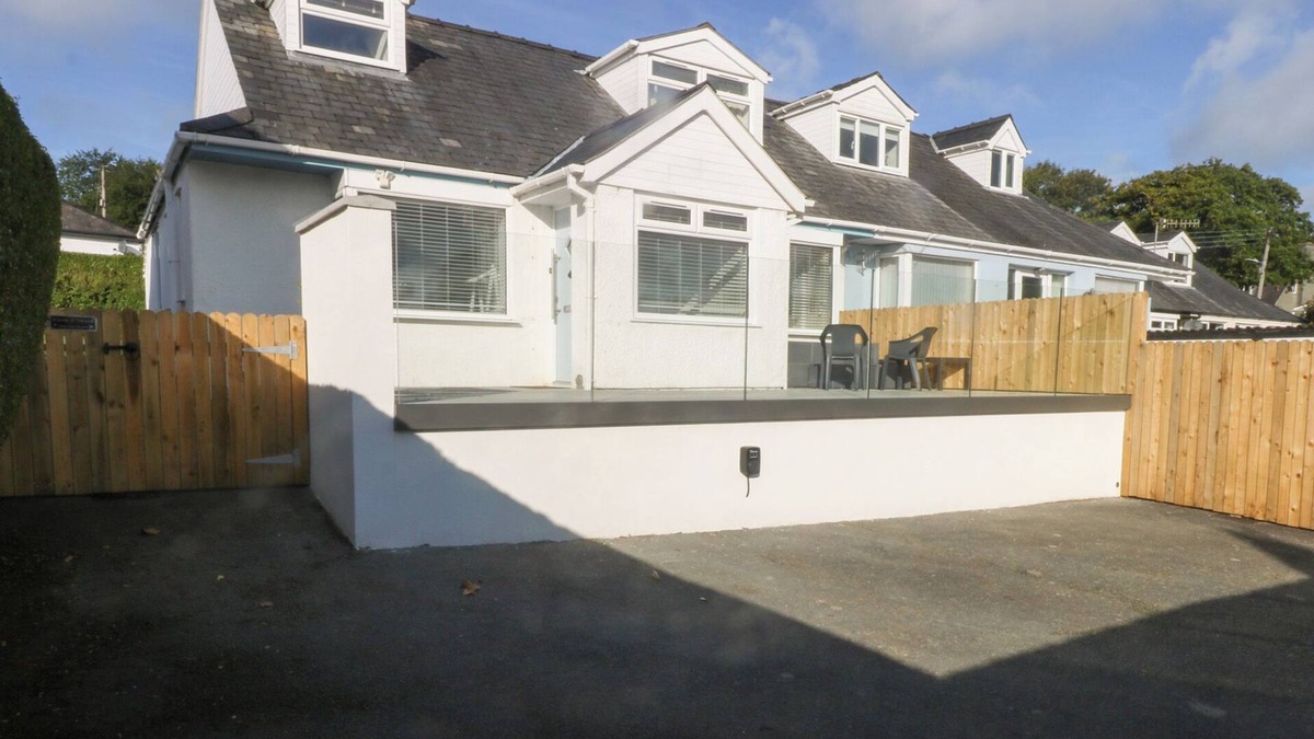 Llanbedrog Cottage | SWN Y DON, pet friendly, country holiday cottage in Llanbedrog