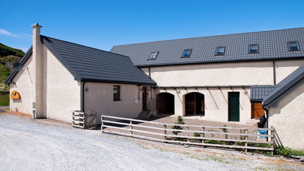 Ardnamurchan Peninsula House | Swordle byre. Perfect for large group holidays,nonly a 5 minute's walk to beach.