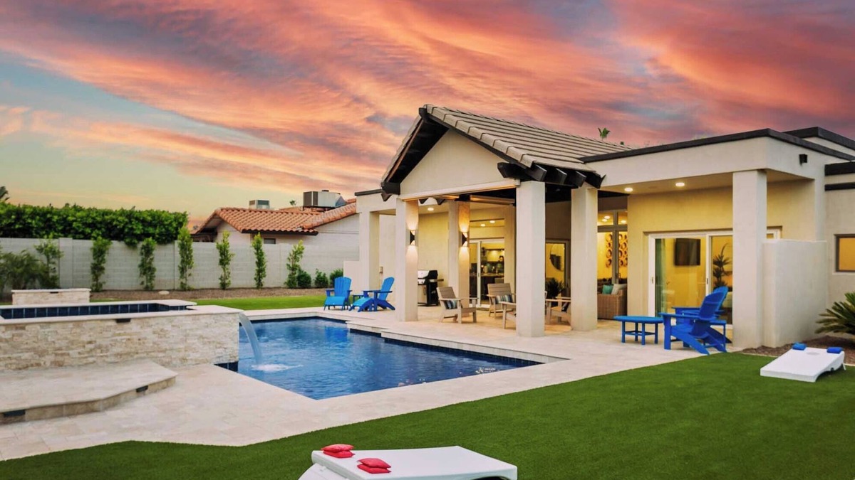 Buenavante House | SWSS - Luxury Pool Hot Tub Putting Green Hot Tub