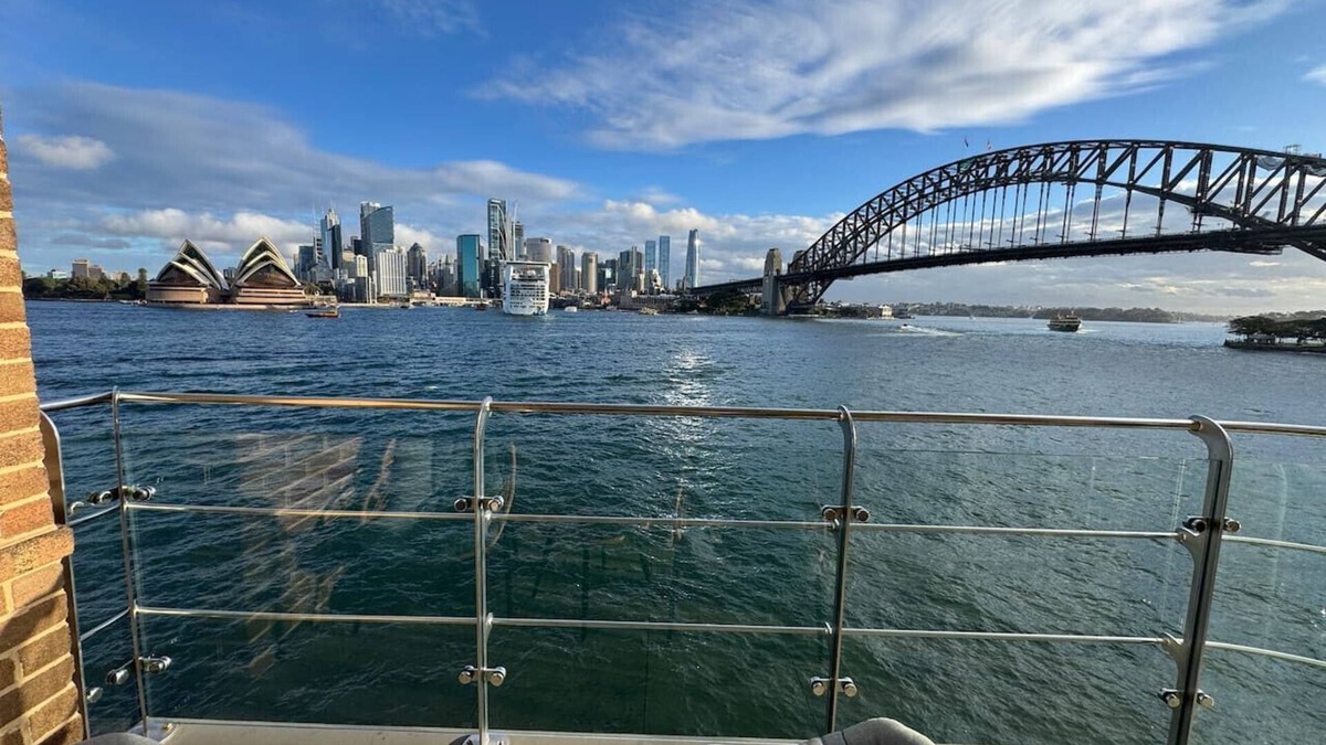 Kirribilli Apartment | Sydney`s Best Harbour Views|First Row Water Front