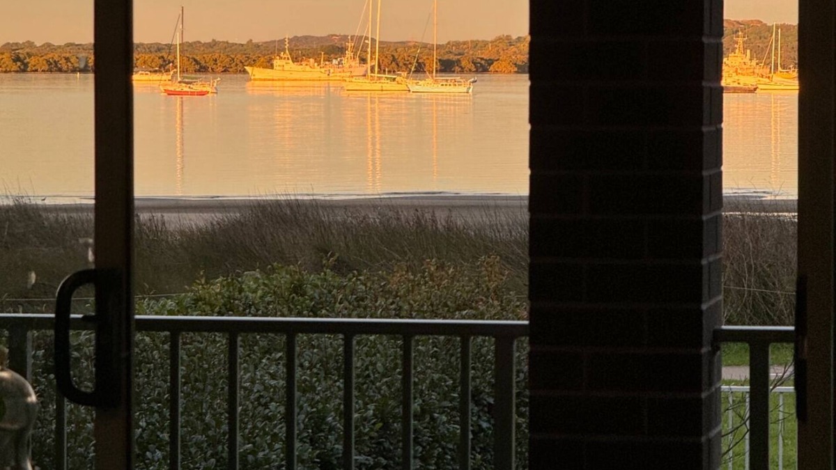 Taren Point House | Sydney Waterfront Beach House