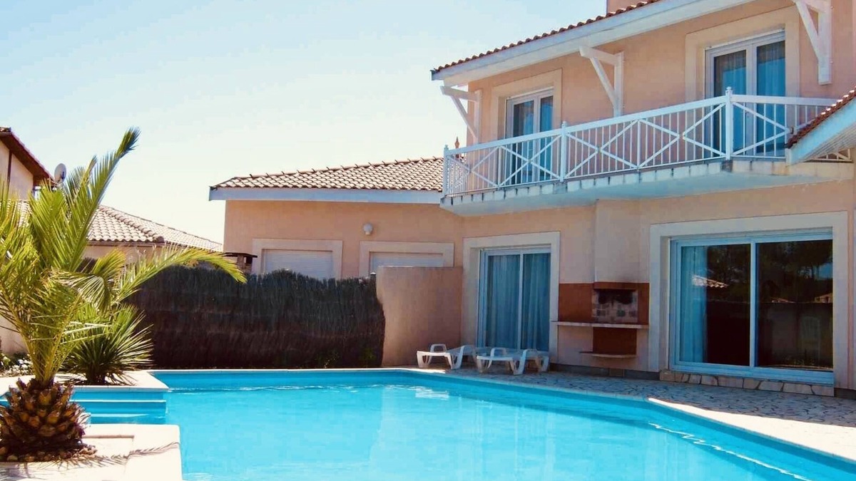 Biscarrosse Plage Villa | Sympathique Villa avec piscine 12 personnes en bordure de la Dune Océane (213)