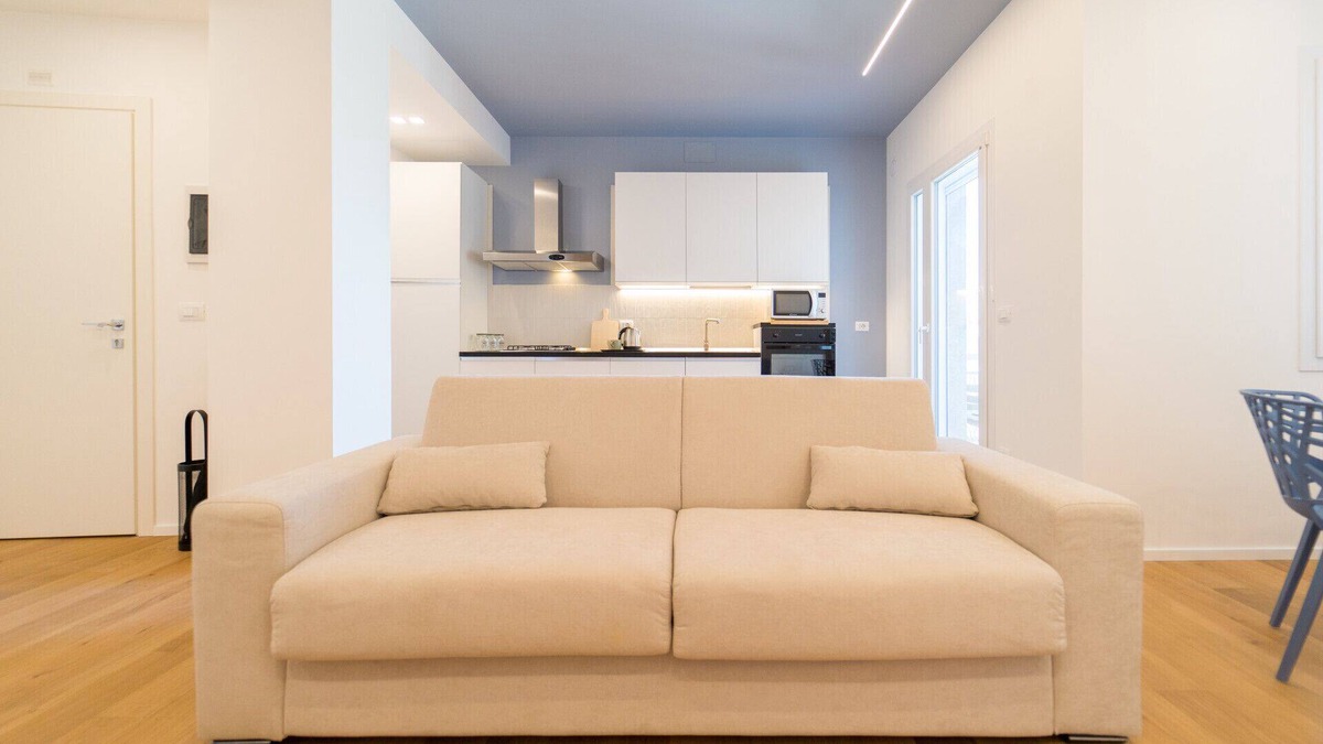 Tiche Apartment | Syracuse Bright Apartment x4 with Balcony
