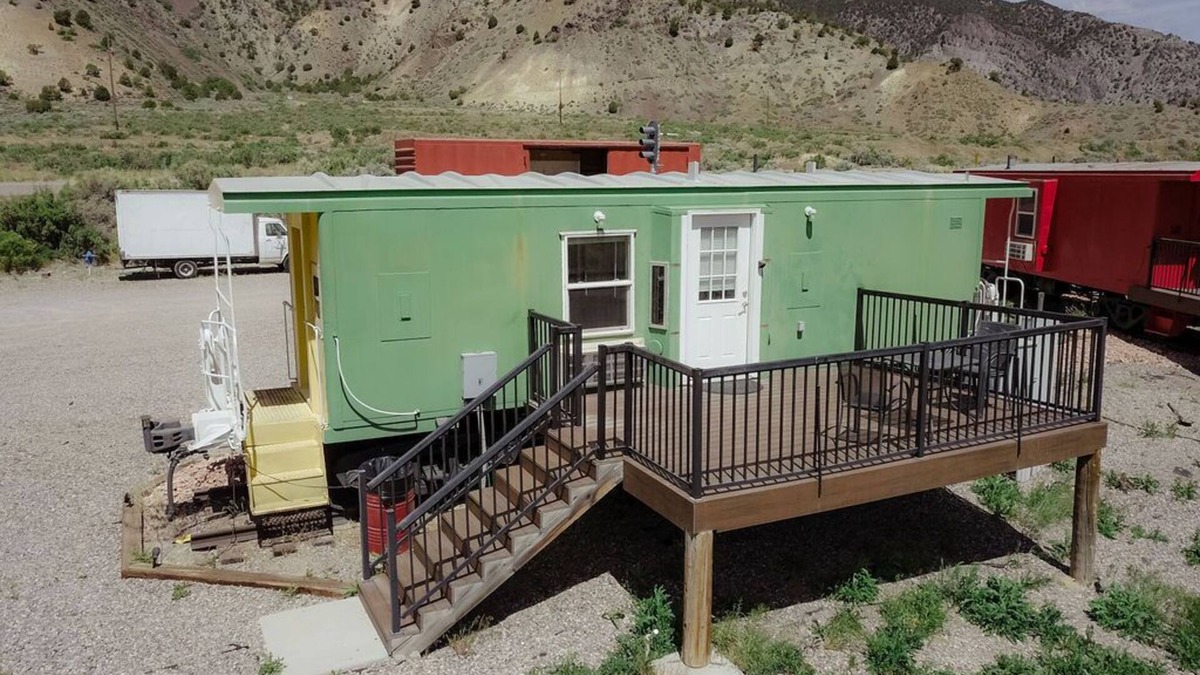 Sevier Apartment | T-09) Southern Pacific