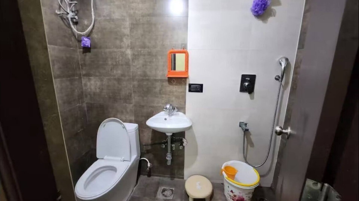 Teynampet House | T.Nagar Teynampet, Chennai Soothing building with AC in vibrant Chennai