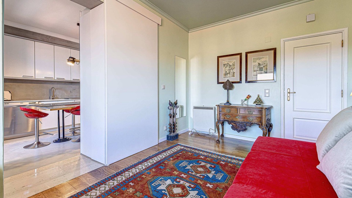 Campo Grande Apartment | T0+1 APARTMENT WITH STUNNING VIEWS OVER THE NEIGHBORHOOD OF ALVALADE