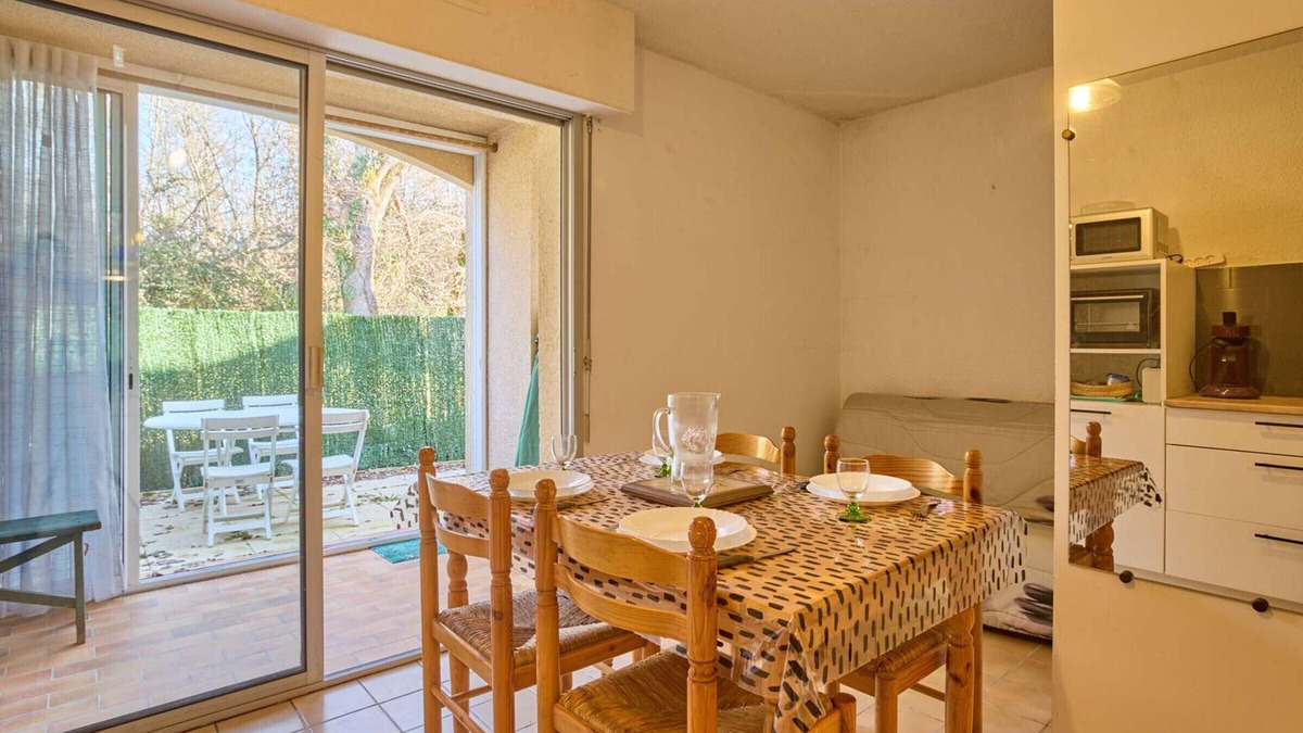 Barbotan-les-Thermes Apartment | T1 bis with private garden and WiFi, in Barbotan