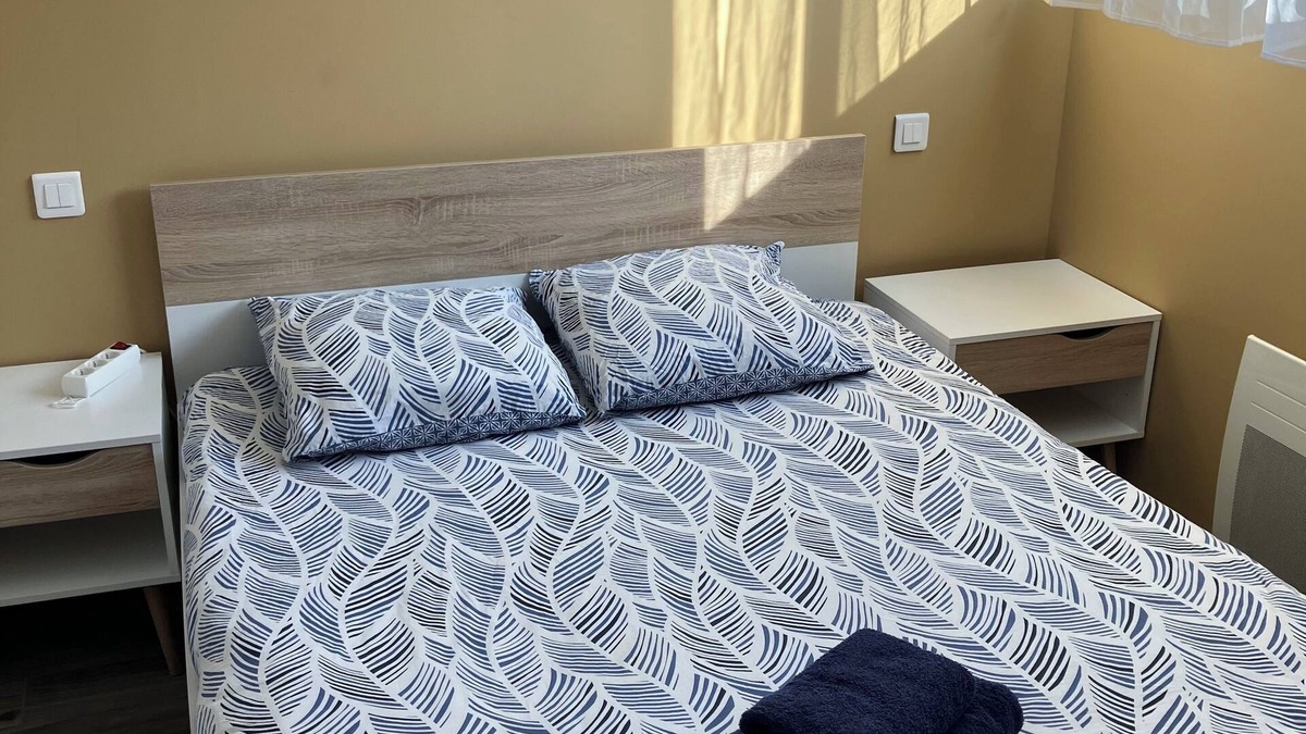 La Roche-sur-Yon Apartment | T1 fully equipped/Private parking/5mn Town center/5mn CHD