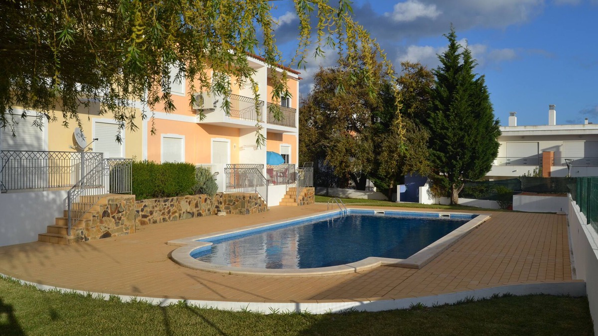 Branqueira Apartment | T1 Private Condominium with Swimming Pool