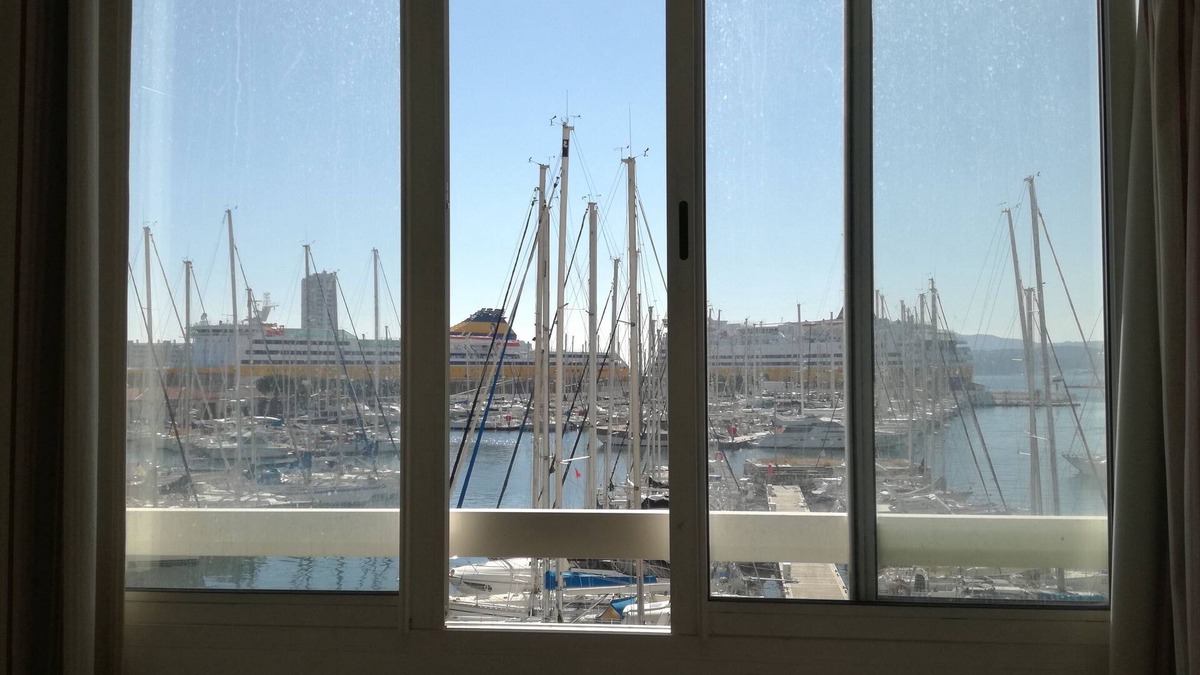Old Town Apartment | T1 sea view Port of Toulon .