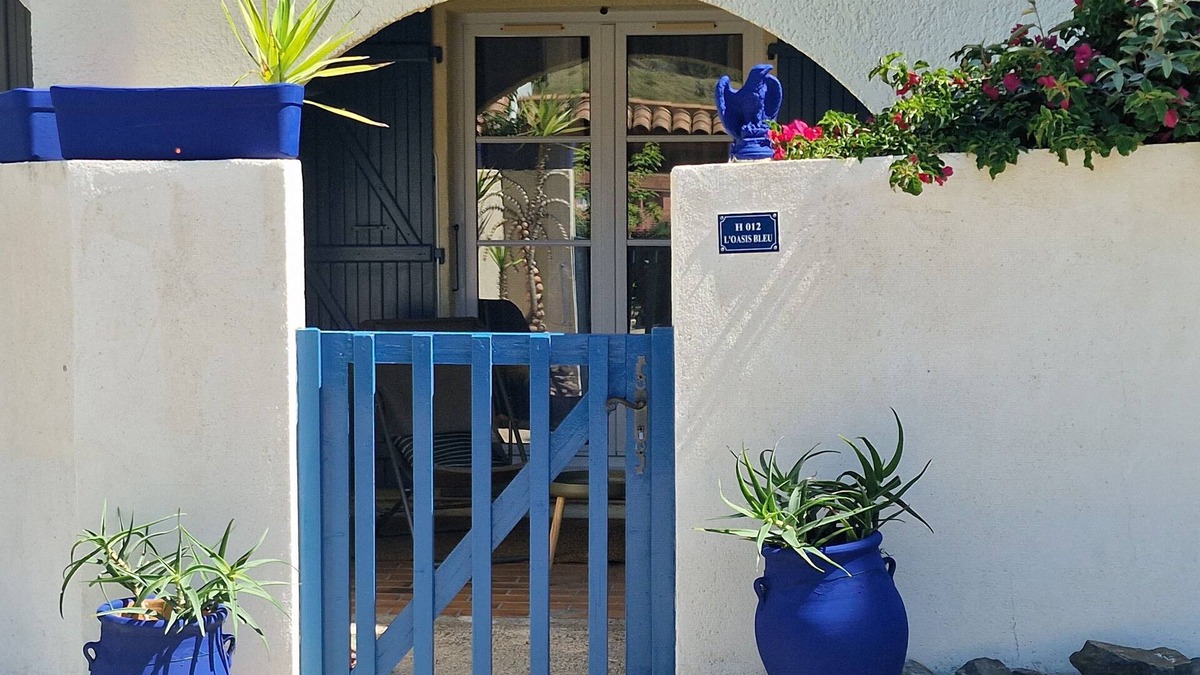 Plage d'Argeles Apartment | T2 37 m² in a protected cove, terrace, small garden, mountain view.