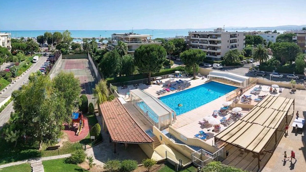 Saint-Laurent-du-Var Apartment | T2 4th floor SOUTH WEST air conditioning swimming pool secure garage