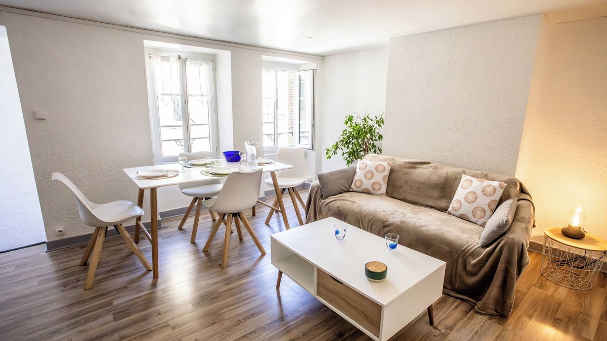 Cherbourg-en-Cotentin Apartment | T2 52 m2 in the heart of town, simple and comfortable, ready to live in!