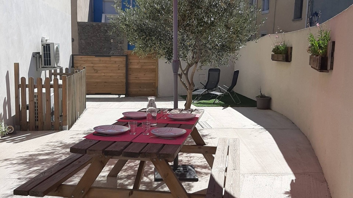 Gruissan Apartment | t2 + air conditioned cabin with garden 4 pers, gruissan village
