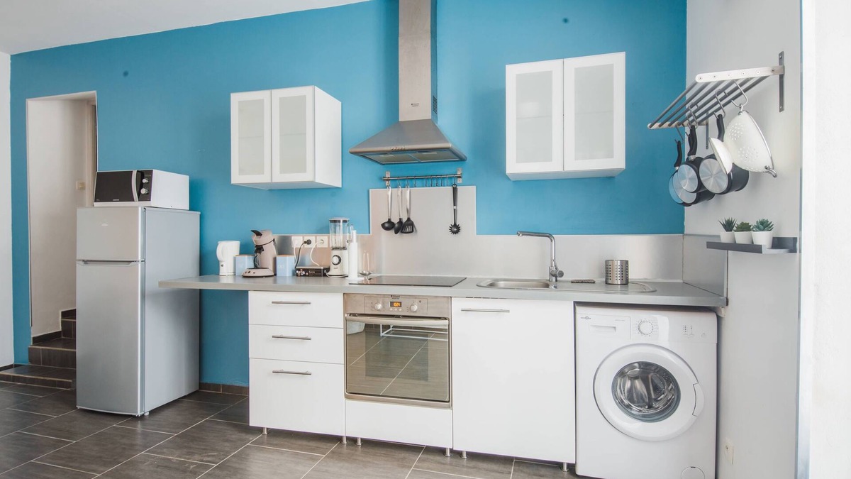 Ollioules Apartment | T2 APARTMENT + LARGE TERRACE +2 PRIVATE PARKING
