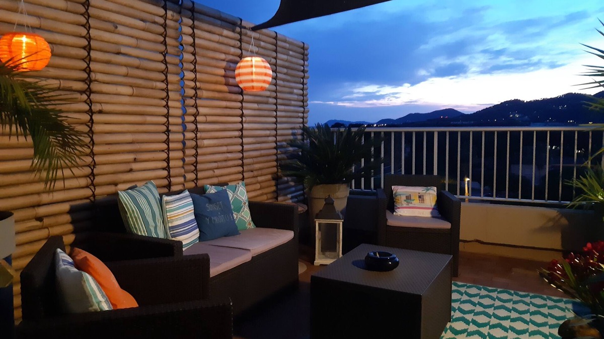Toulon - Hyeres Apartment | T2 duplex+2 large terraces on Hyères harbor,4 pers, 5 mn walk to beaches !