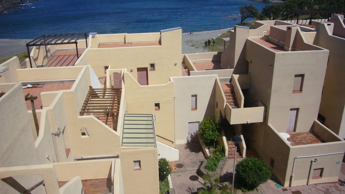 Cerbere Apartment | T2 feet in the water
