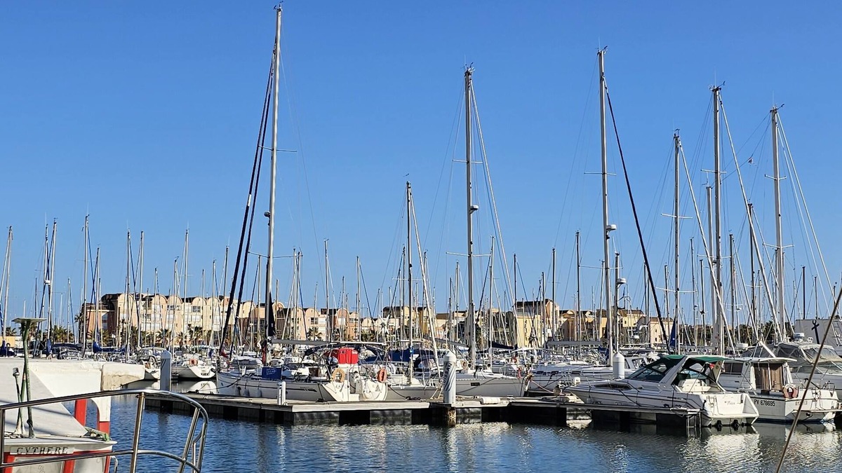 Gruissan Apartment | T2, la PLAYA, direct access to Grazel beach
