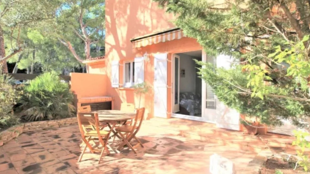 La Madrague Apartment | T2 - Large Terrace - Quiet - 350m from La Rainette Beach