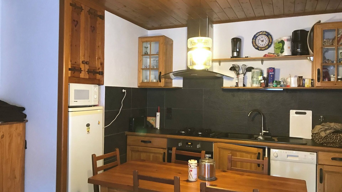 La Salle-les-Alpes Apartment | T2 lower cottage with garden