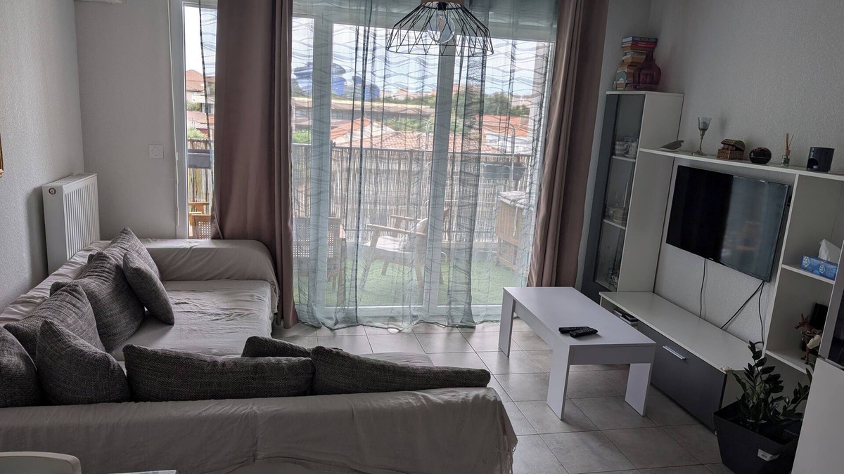 Saint-Just Apartment | T2 new, quiet area, near metro