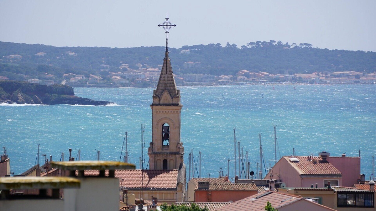 Sanary-sur-Mer Apartment | T2, superb sea view