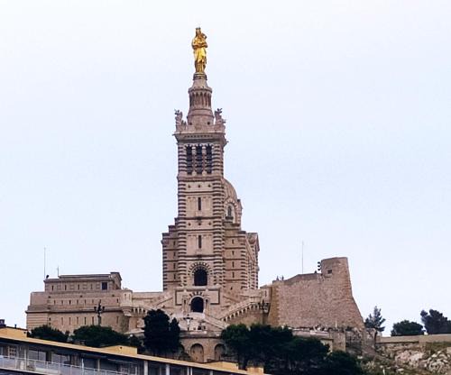 Saint-Lambert Apartment | T2 Vue sur la Basilique de Notre Dame de la Garde