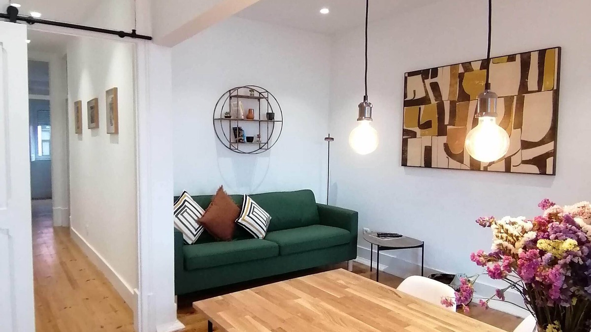 Sao Joao de Deus Apartment | T2 w/balcony